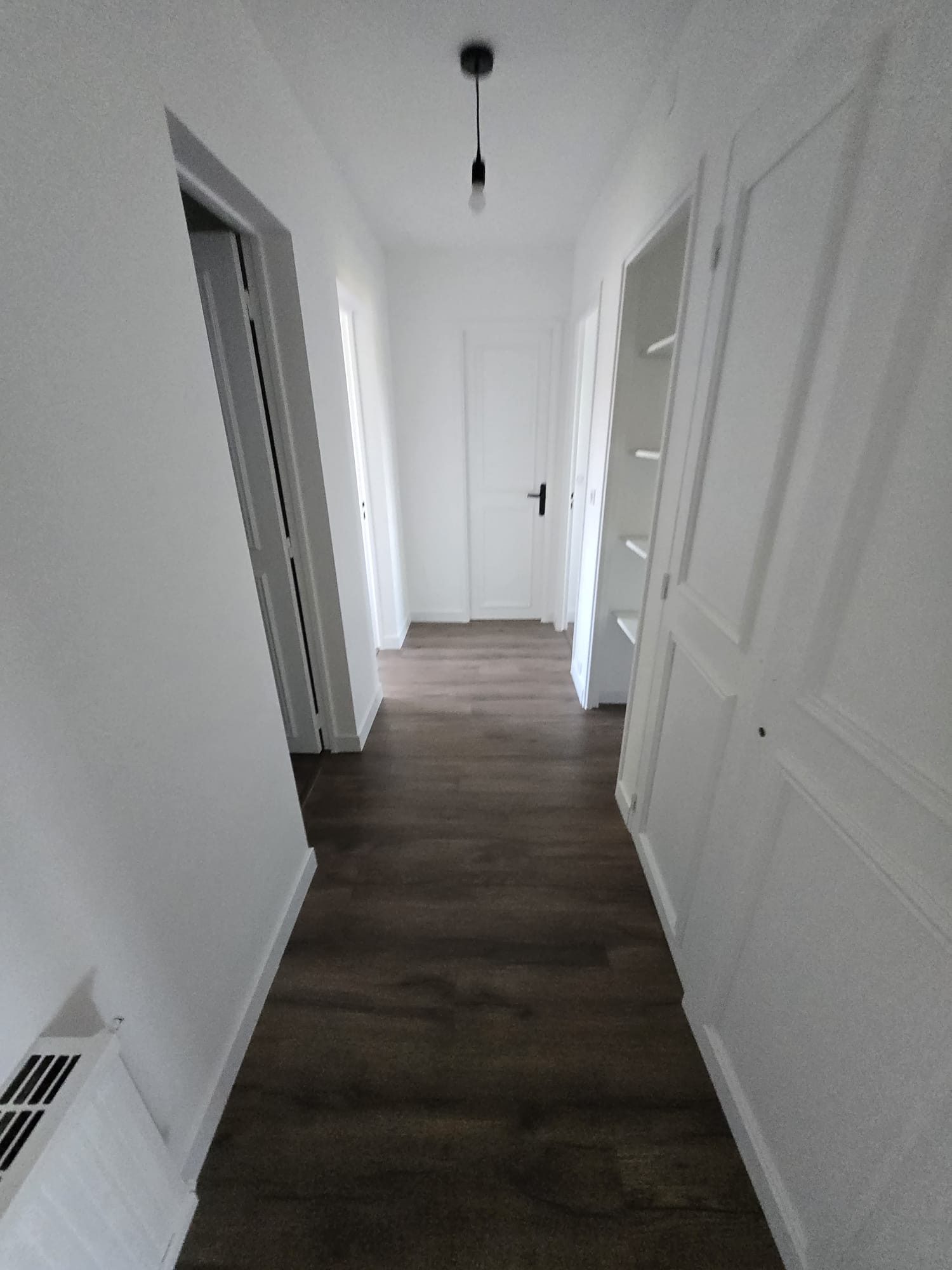 Appartement — séjour & pièces d'eau — photo 2