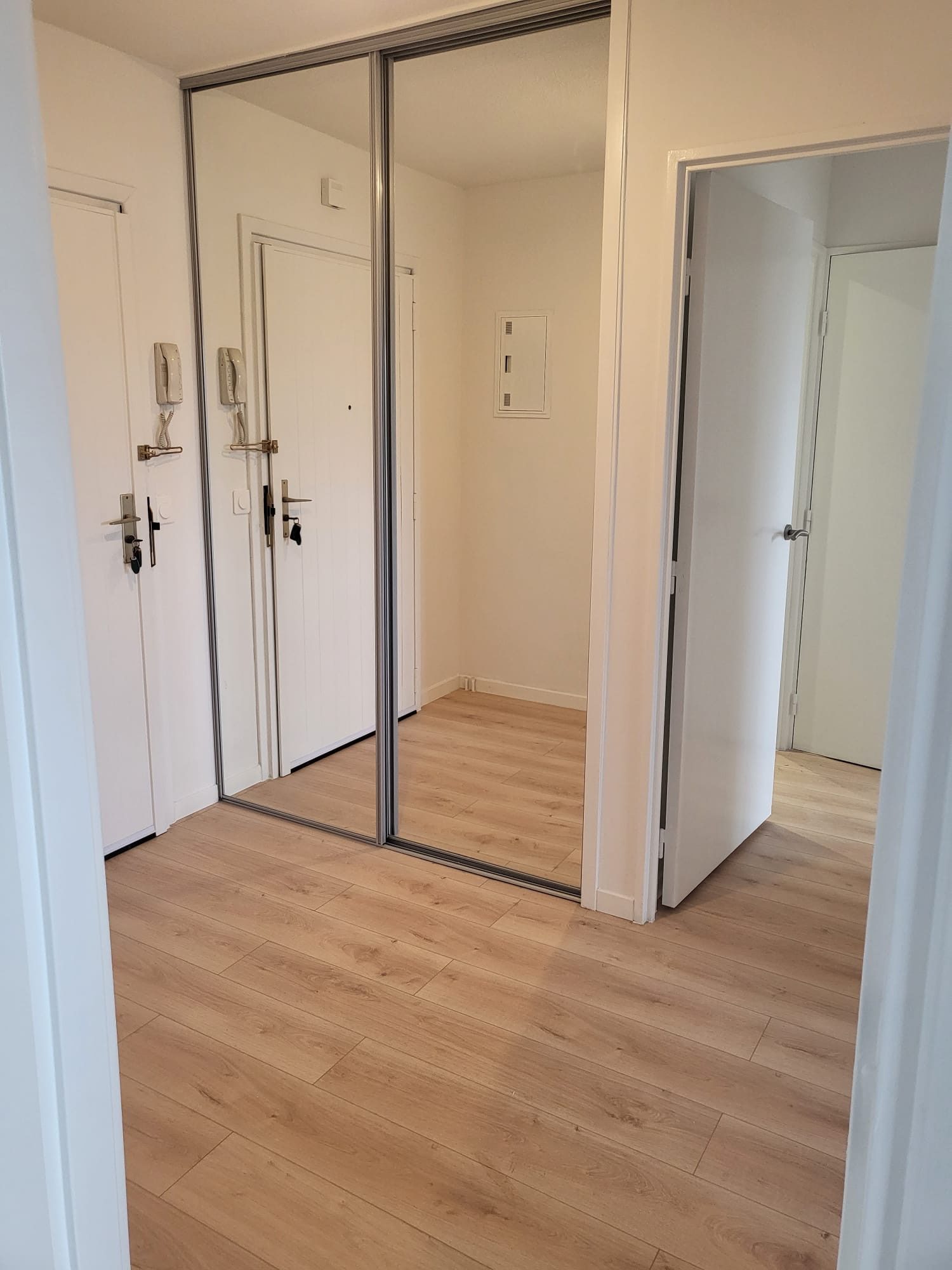 Chambre, entrée & salles d'eau — photo 4